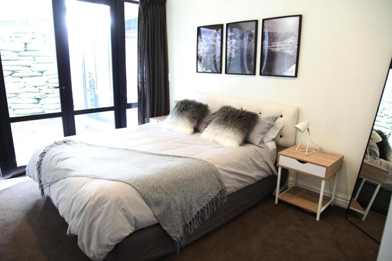 Sunny Lakeside Haven Queenstown Exterior foto